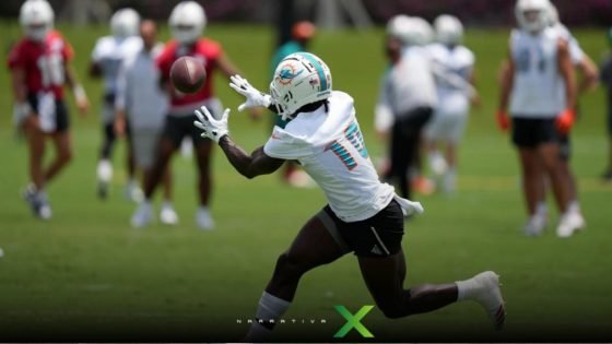 tyreek hill entrenado con los dolphins