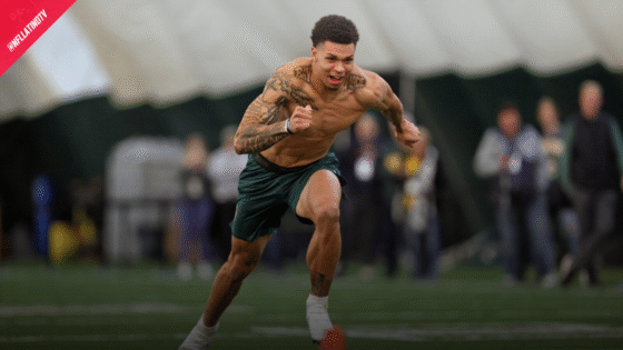 Christian Watson entrenando Packers