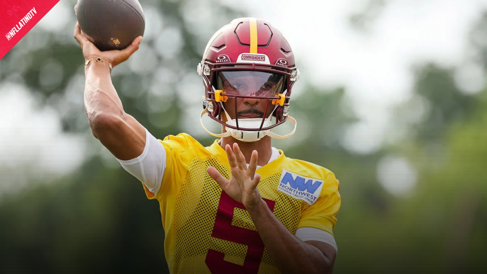 Jayden Daniels ganó músculo en el offseason